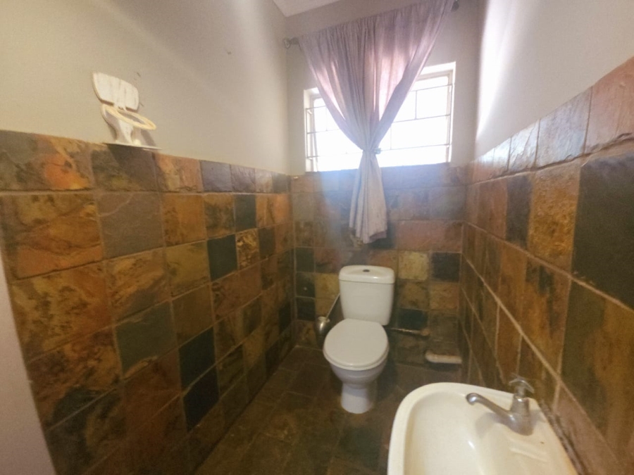 To Let 4 Bedroom Property for Rent in Hartbeespoort Rural North West